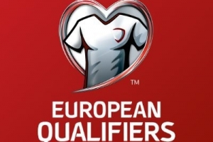 本轮欧洲世预赛最佳进球候选：埃泽不停球兜射、达姆斯高远射在列